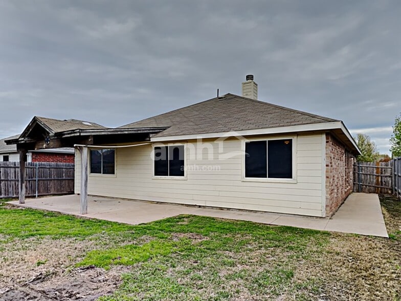 Building Photo - 1617 Kelly Ln