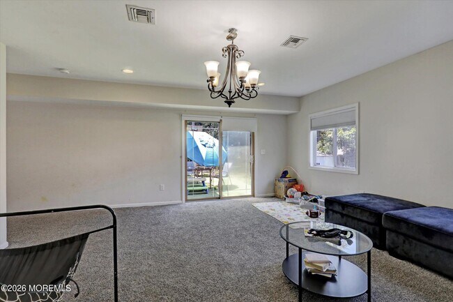 Building Photo - 265 Norgrove Ave