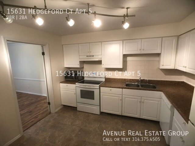 Building Photo - 15631 Hedgeford Ct