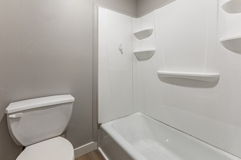Building Photo - 2710 S Highland Dr
