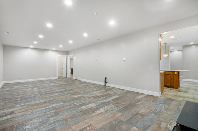 Building Photo - 1338 4000 N St