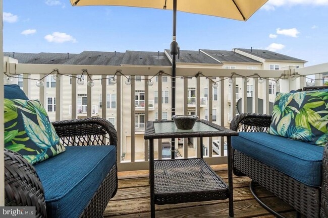 Building Photo - 2456 Eastbourne Dr