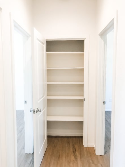 Building Photo - 6020 Peck Ln