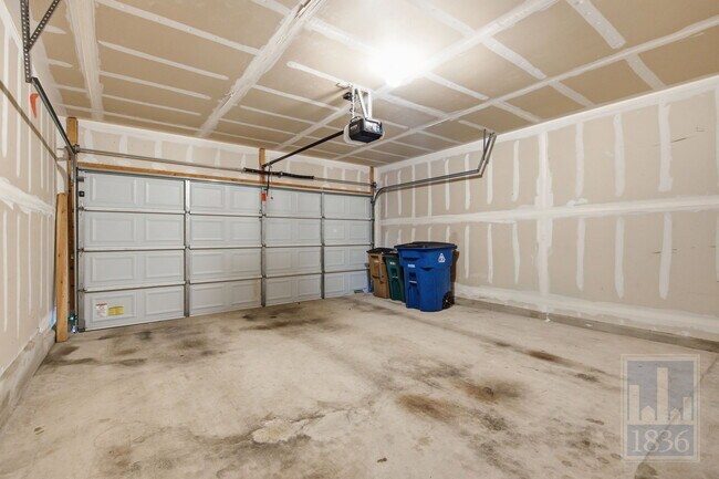 Building Photo - 11216 Crazy Well Dr