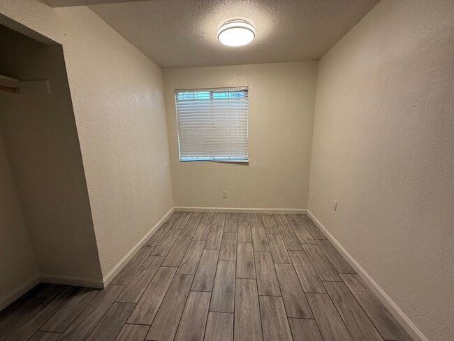 Building Photo - 2313 Manchester St