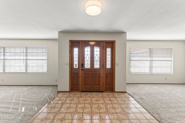 Building Photo - 1306 E La Vieve Ln