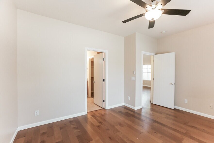 Building Photo - 7640 E Barstow St