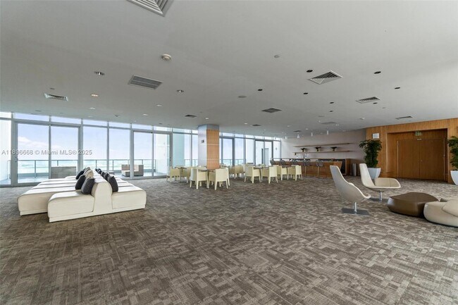 Building Photo - 1331 Brickell Bay Dr