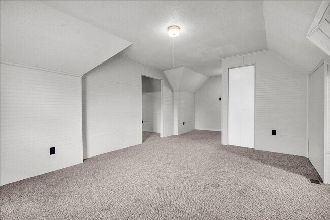 Building Photo - 16639 Ward Ave