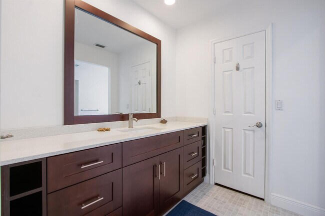 Building Photo - 12327 Quercus Ln