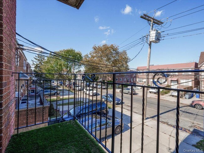 Building Photo - 214-16 40th Ave