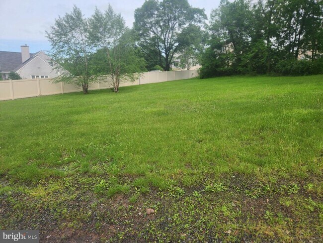 Building Photo - 1507 Easton Rd