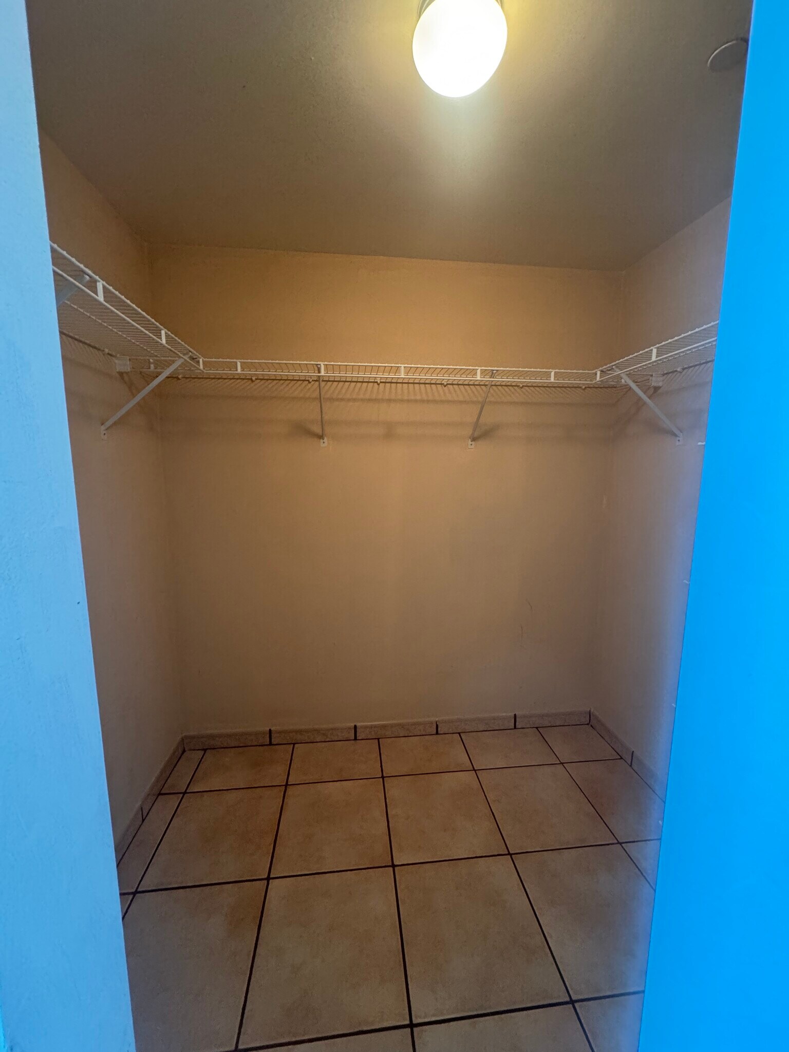 Building Photo - 690 SW 1st Ct