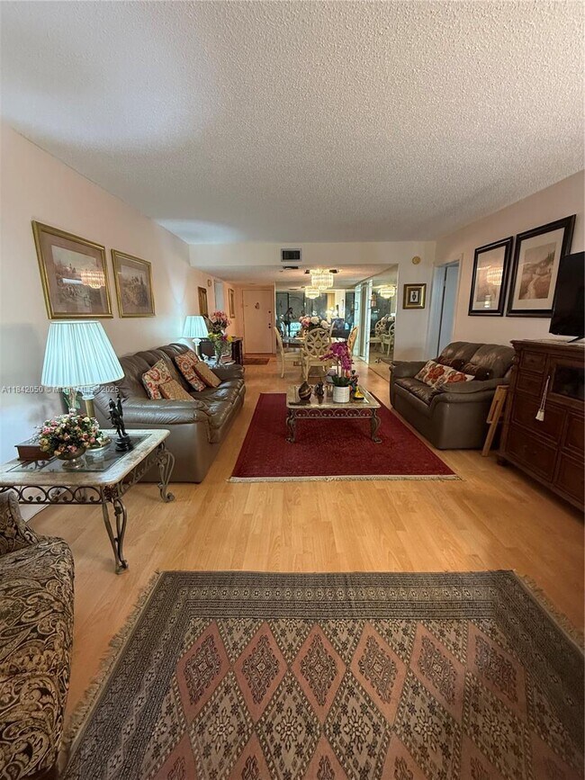 Building Photo - 16500 Golf Club Rd