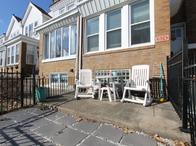 Building Photo - 624 Wendover St