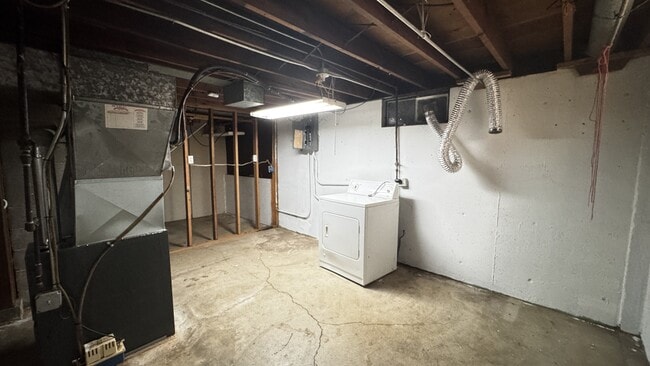 Building Photo - 3535 Robey Ave