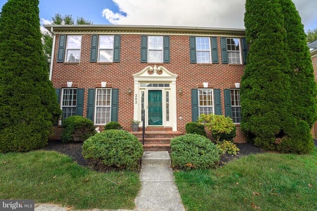 Primary Photo - 303 Highland Ridge Ave