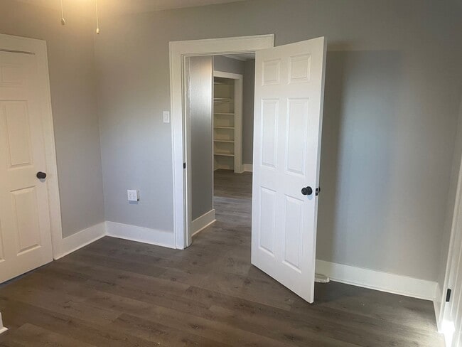 Building Photo - 3 Bedroom 1 Bath Home Near Downtown Benton