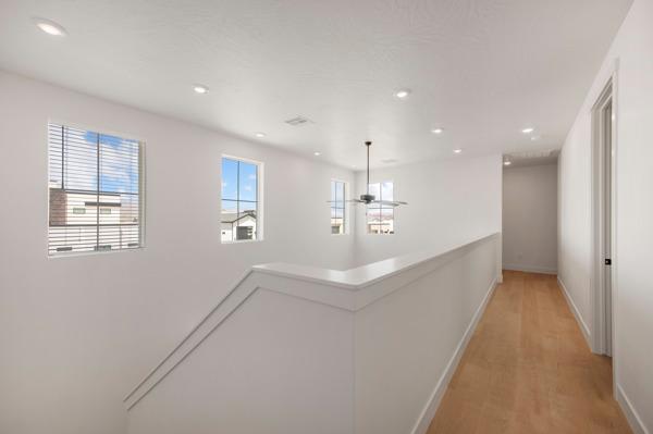 Building Photo - 672 W Cyn Pne Dr