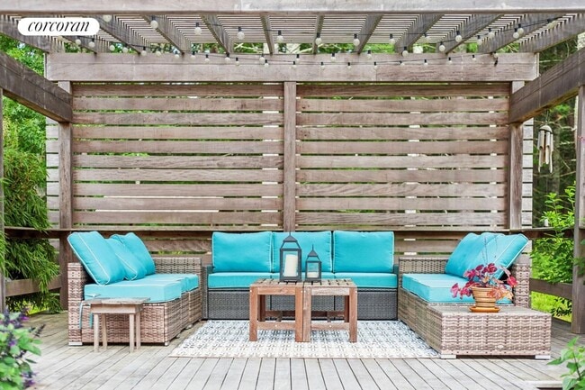 Building Photo - 165 Swamp Rd