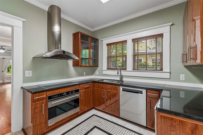 Building Photo - 1107 W Horatio St