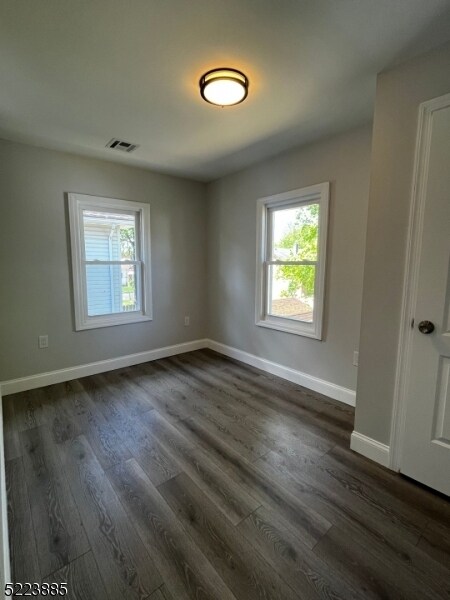 Building Photo - 1341 E 2nd St