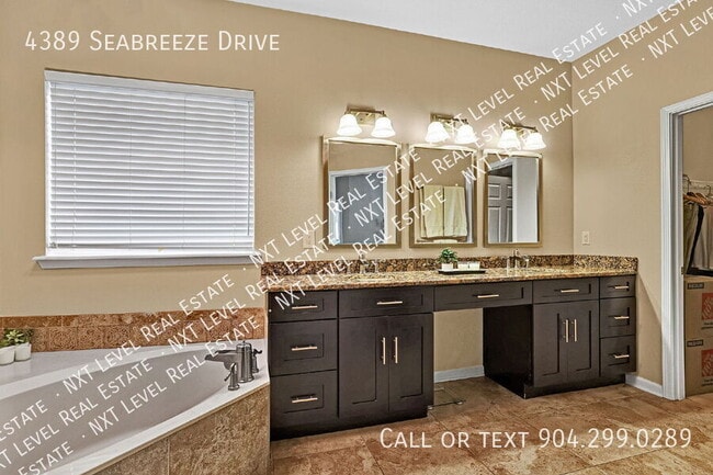 Building Photo - 4389 Seabreeze Dr