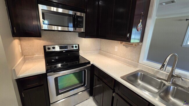 Building Photo - 106 Mason Dr