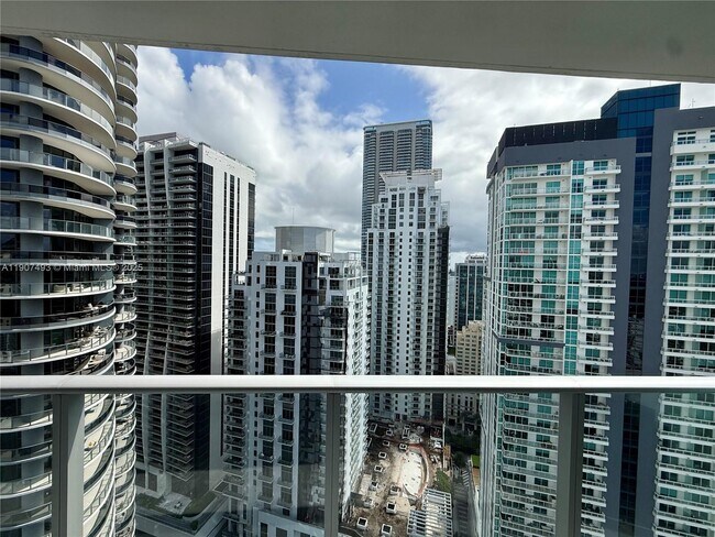 Building Photo - 1100 S Miami Ave