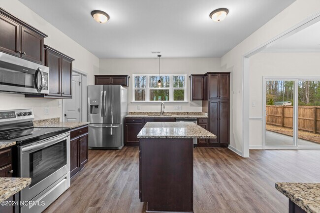 Building Photo - 200 Mia Ct