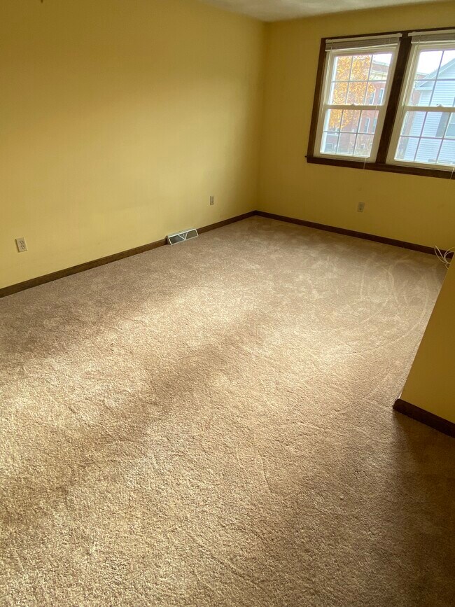 Bedroom 2 - 1008 Main St
