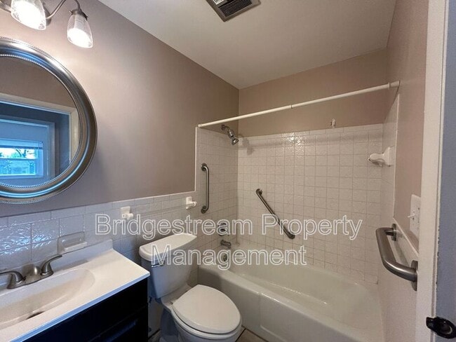 Building Photo - 14 Candlewood Ct
