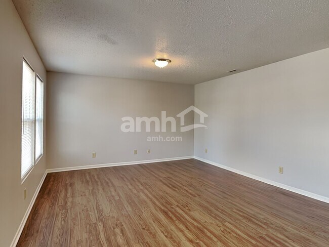 Building Photo - 1313 Central Park Dr