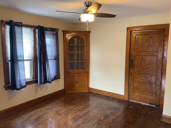 Building Photo - 2100-2102 S 85th St.