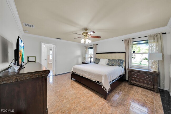 Building Photo - 1811 NE 5th Terrace