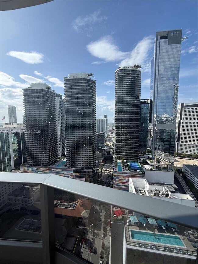 Building Photo - 1000 Brickell Plaza