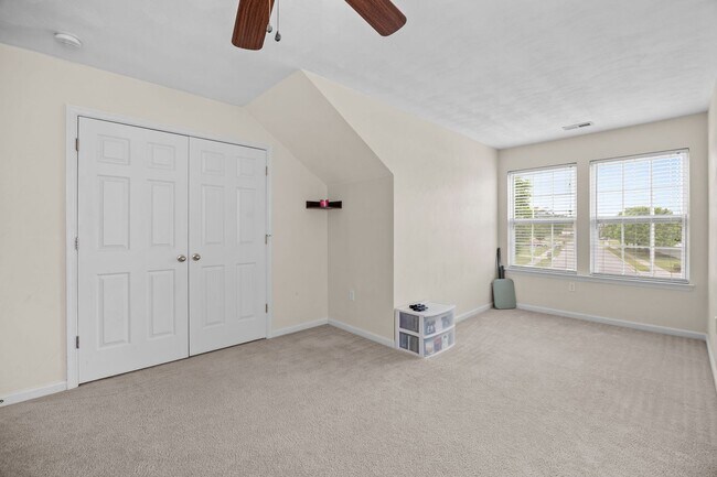 Building Photo - Spacious 5BR Home with Large Backyard in Quiet Chesapeake Neighborhood!