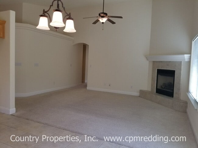 Building Photo - Spacious 3-Bedroom Plus Office Home in Riv...