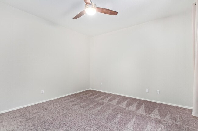 Building Photo - 3443 E Riopelle Ave
