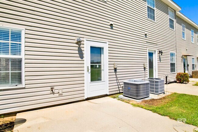 Building Photo - 2002 Shelene Way