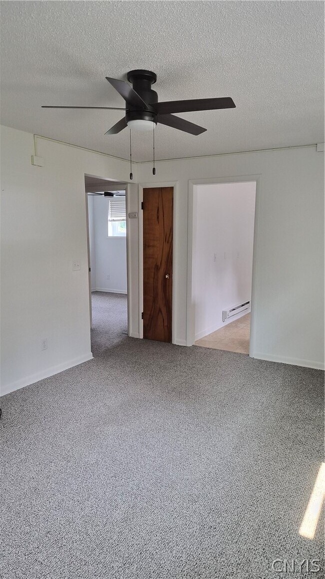 Building Photo - 326 Draper Ave