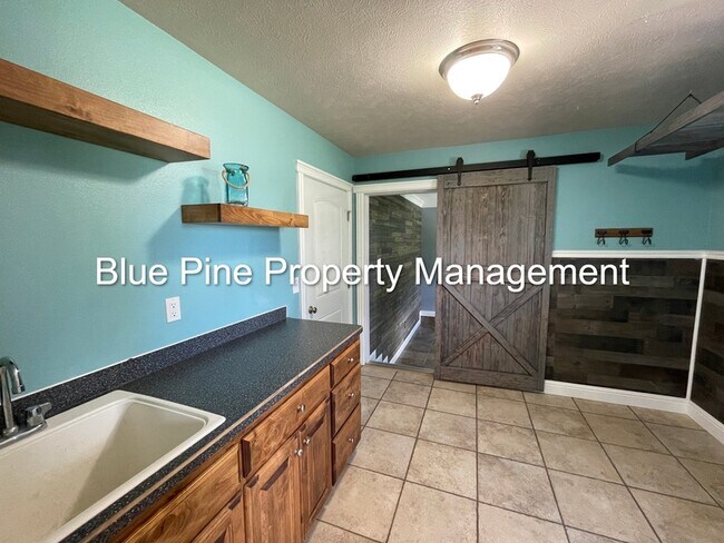 Building Photo - 119 4090 E