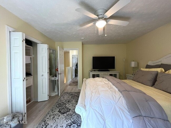 Building Photo - 940 Linden Rd