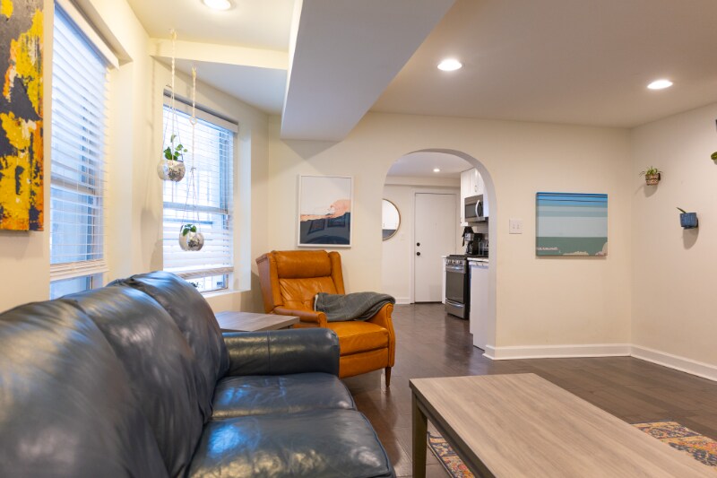 Building Photo - 1519 Park Rd NW