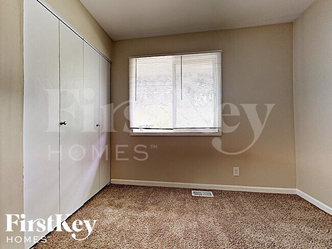 Building Photo - 1838 Ashwood Ln