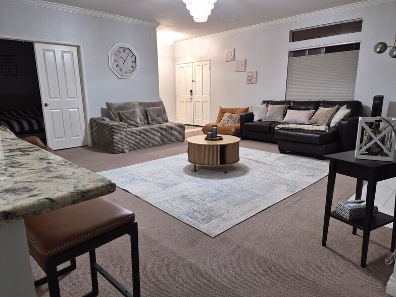 Building Photo - 4581 Warner Ave