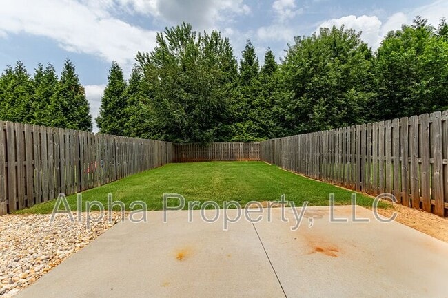 Building Photo - 830 Chartwell Dr