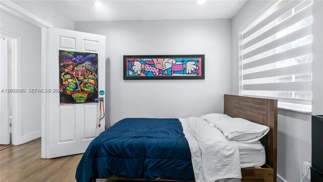 Building Photo - 321 SW 194th Ave