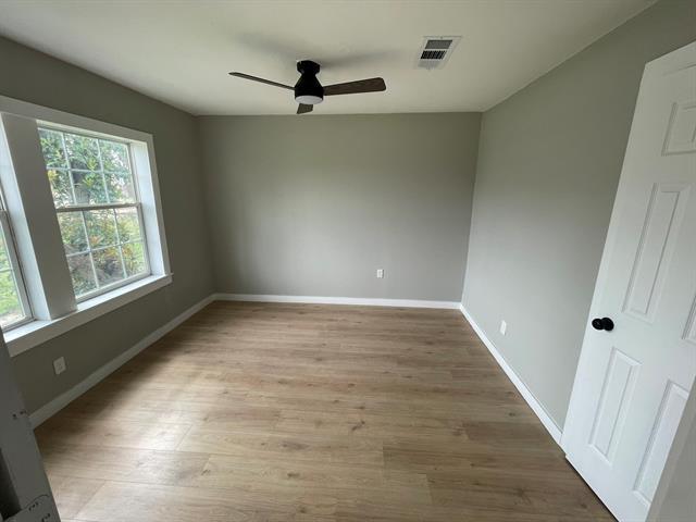 Building Photo - 981 W Oak St