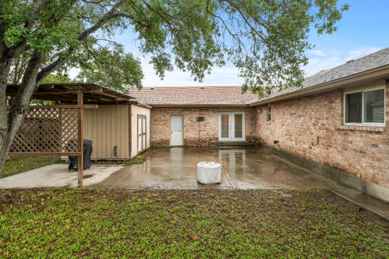 Building Photo - 13737 River Canyon Dr